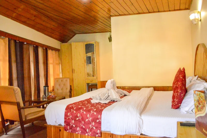 2 Star Hotel In Manali_Hotel Pinegrove_Super Deluxe